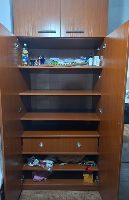 Шкаф для одежды  отличного качества