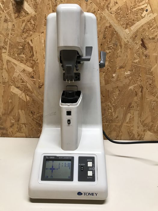 Tomey TL-900 Lensmetru