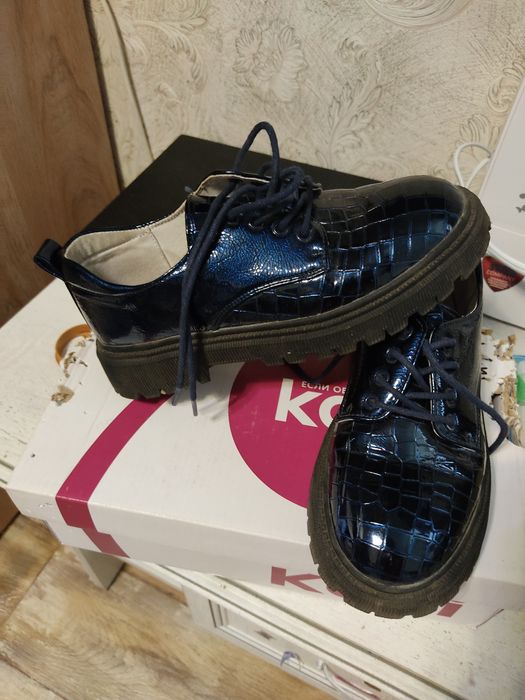 Продам туфельки на девочку.