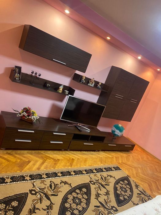 Inchiriez apartament