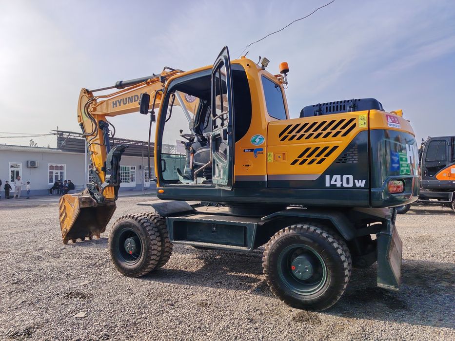 HYUNDAI 140w Sotiladi