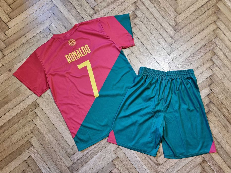 Compleu Ronaldo, set fotbal marimea 146-152