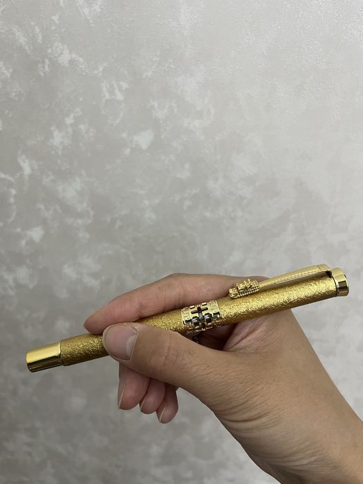Подарочная ручка в чехле
