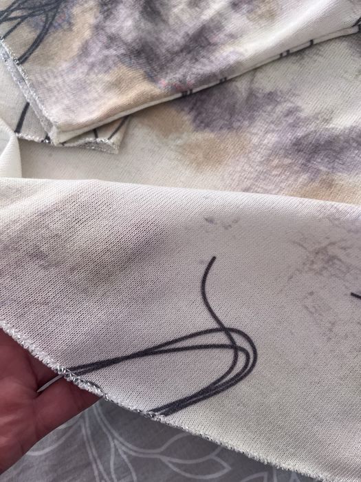 Нежна блуза в бежово-зелената гама