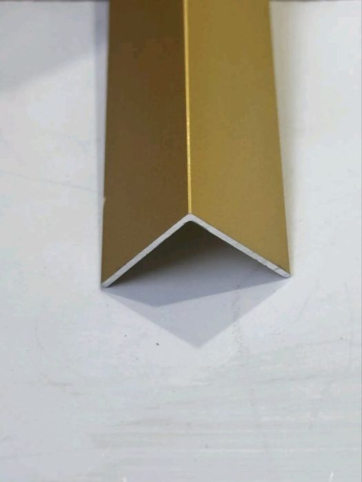 Алюминиевые угалок для стена