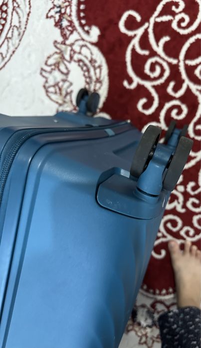 Продаётся новый чемодан