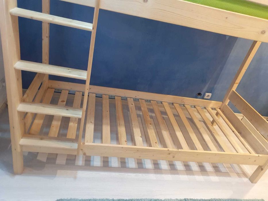 Pat supraetajat, stare aproape impecabila.