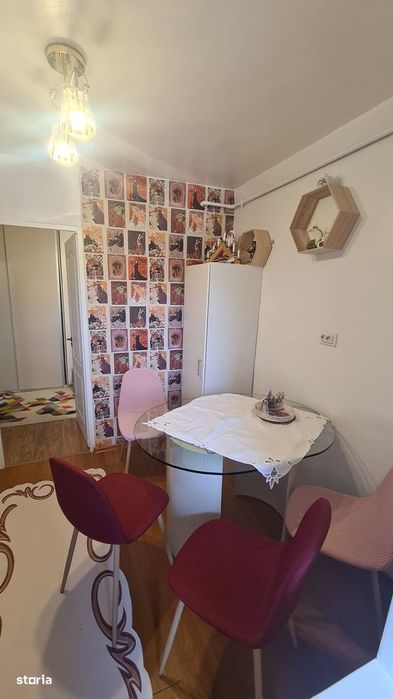 Apartament cu 2 camere de vânzare în Curtea de Argeș.