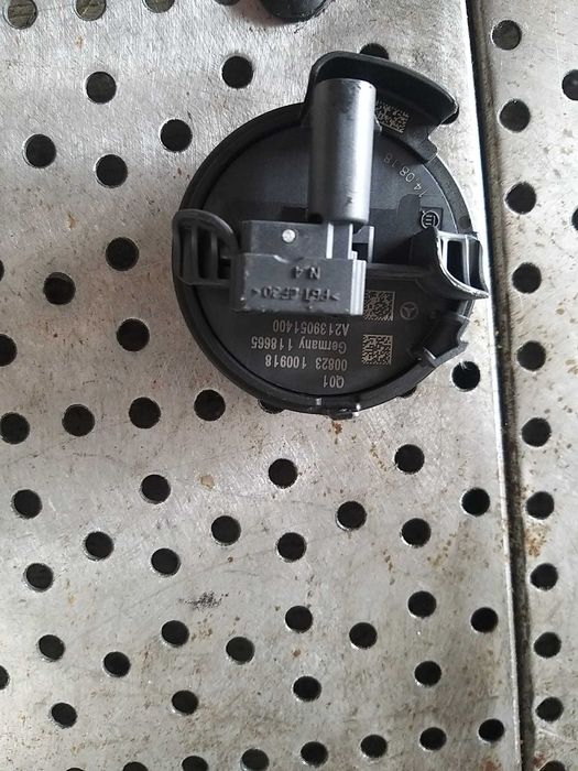 Senzor impact stanga fata mercedes e class w213 a213 9051400