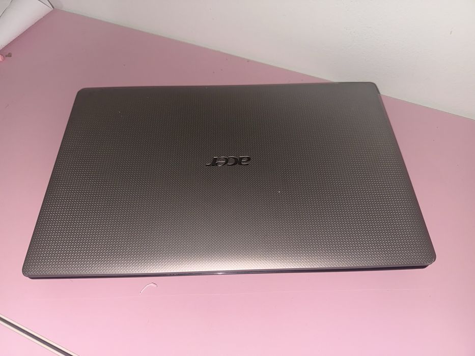 Laptop Acer Aspire 5742G (perfect functional)+ Încărcător original – Perfect pentru școală/office