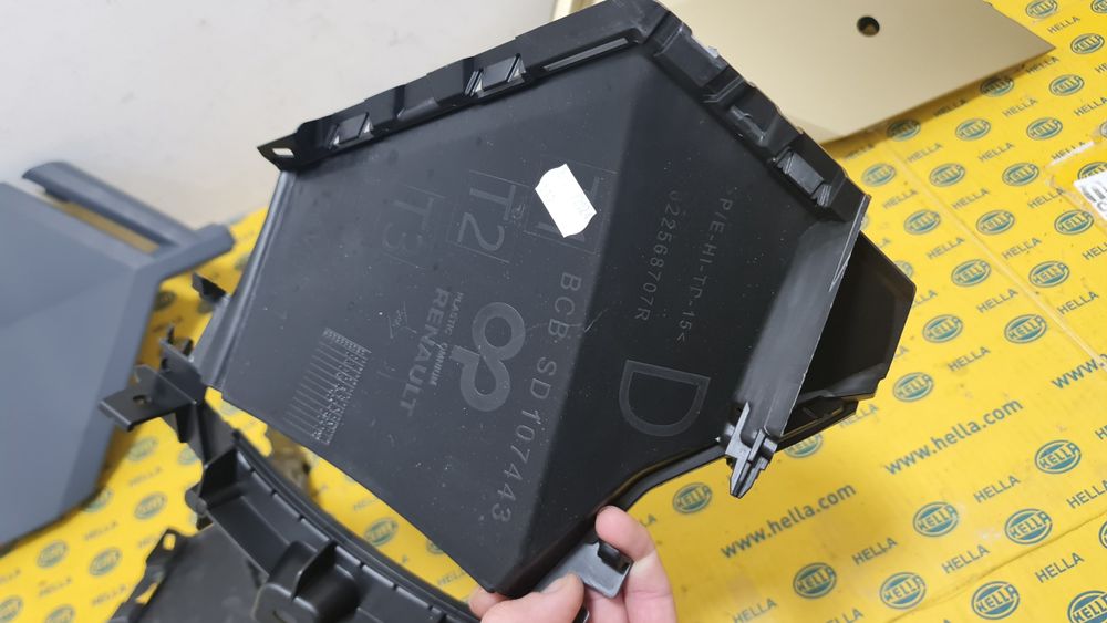 Grila bara fata masca  trager proiector Renault Megane 5 V Etech