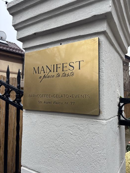 Confectionare litere volumetrice alama si plăci comemorative si institutionale