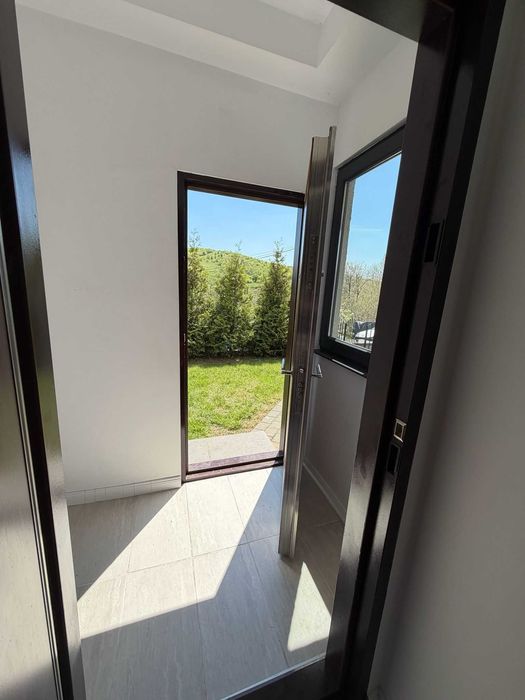 de inchiriat imobil 3 camere, intrare privata, ideal pt activitate proiectare, contabilitate, cabinet masaj, etc