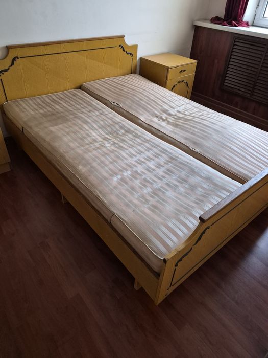 Продается спальный гарнитур