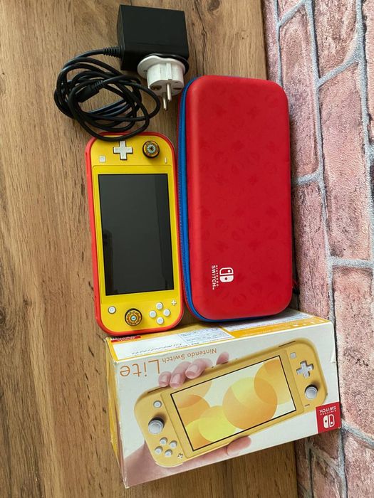 Продам Nintendo Switch Lite