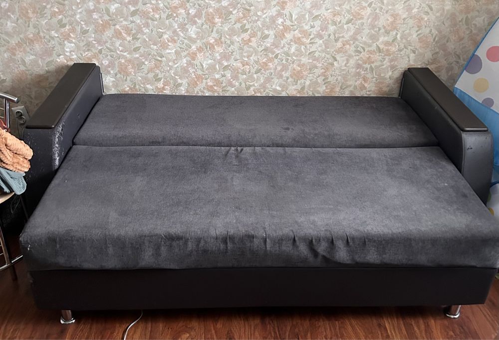 Раскладной диван б/у