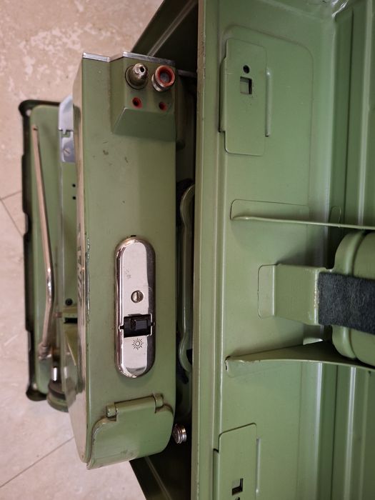 Mașina de cusut vintage Elna