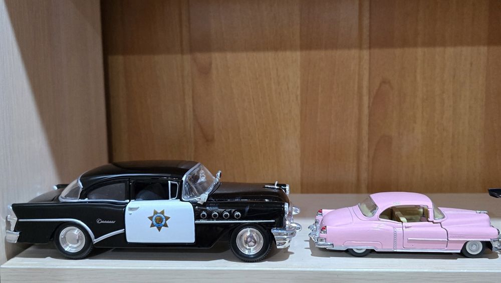 Продаются металлические машинки