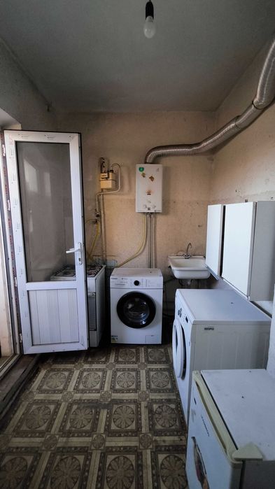 Продаётся 1-комнатная квартира 105-серии. 21 МКР - КАРАСУ. Этаж 5/5.