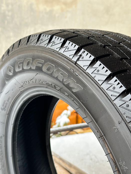 продам зимние шины гоформ р15