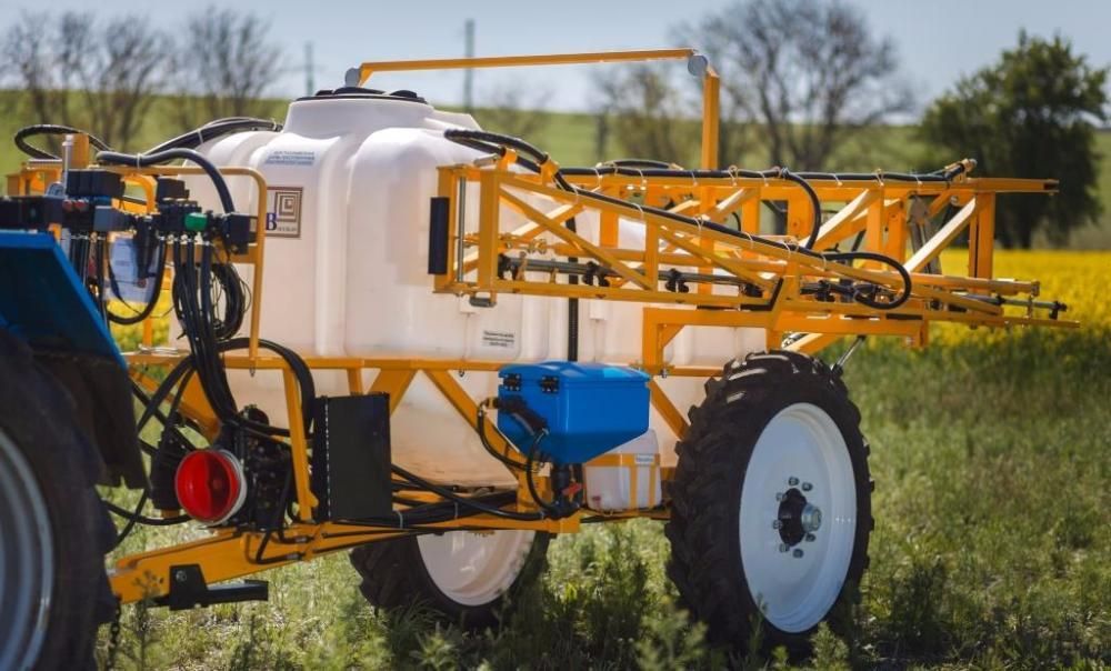 Опрыскиватель ОПК-2000-18 прицепной