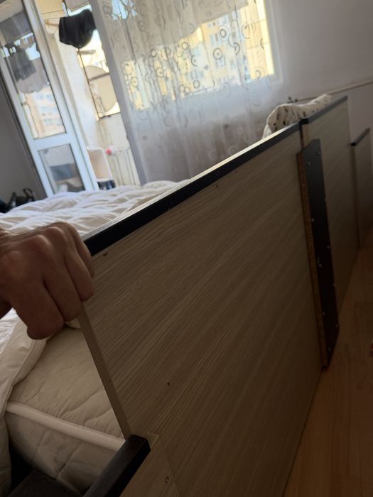 Продавам спалня с повдигащ се матрак