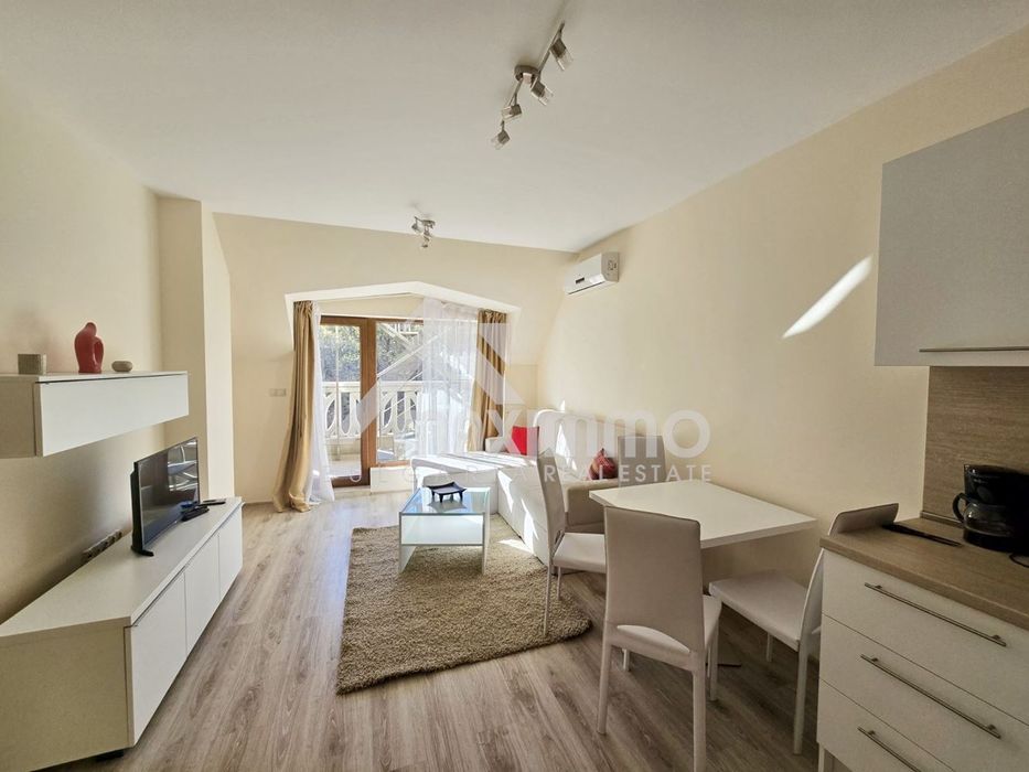 Продава се Двустаен апартамент в Варна, Аспарухово - 130 кв.м за 1116 €/кв.м - Снимка #1