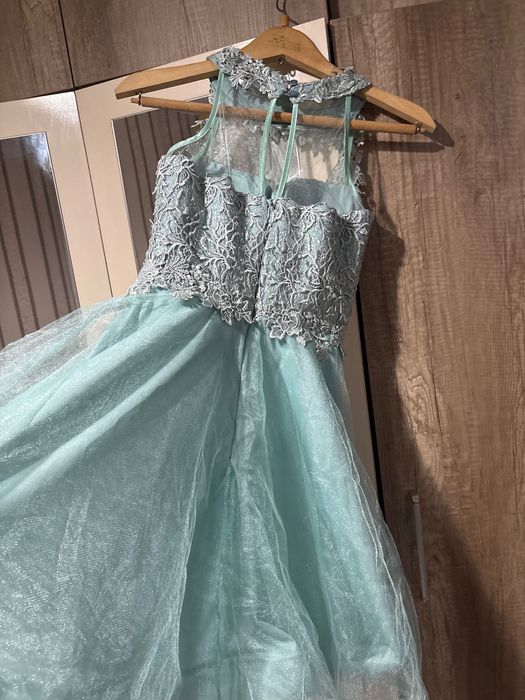 Рокля. Нова рокля. Продава се.