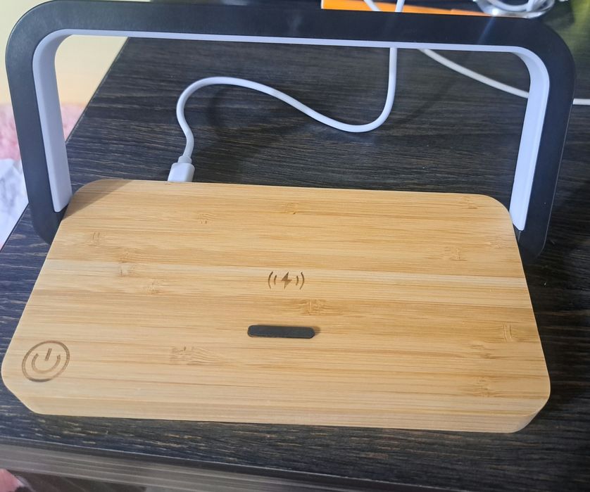 Lampi led cu incarcare wireless