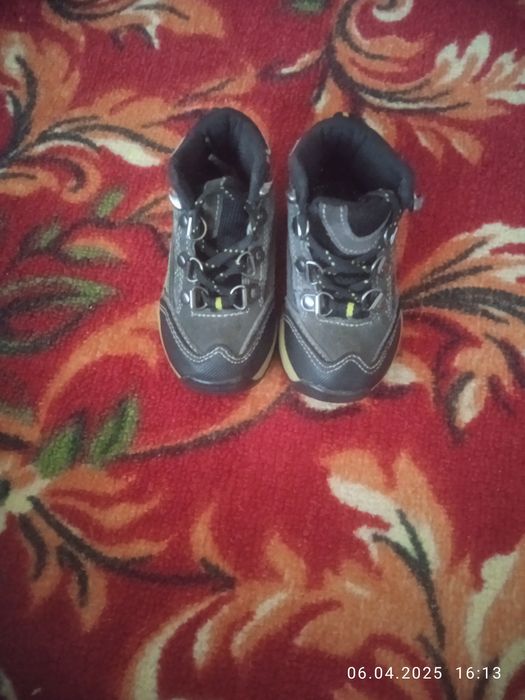 Ботинки пару раз одетый