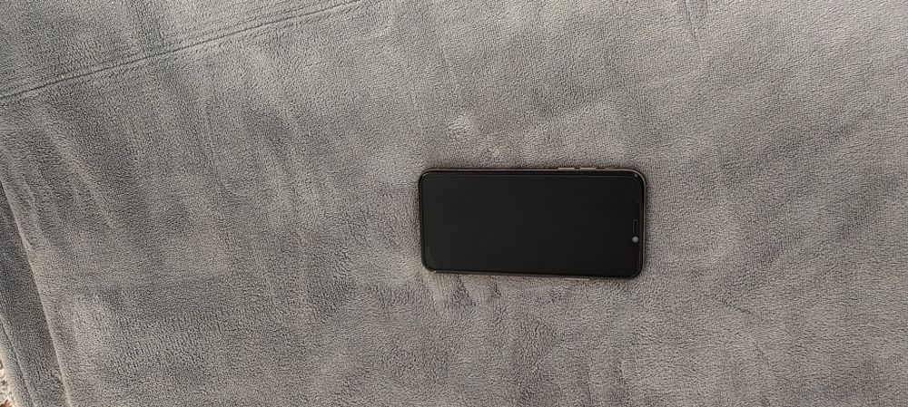 Продам iPhone 10 в отличном состоянии