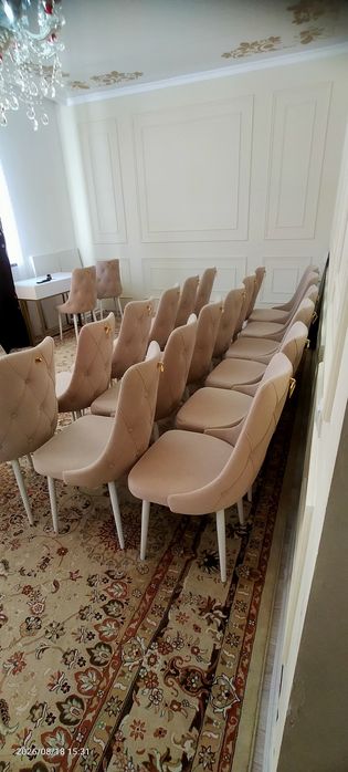Продам стулья гостиной