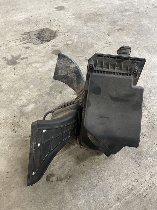 Carcasa filtru aer Audi A4 A5 B8 2.0 2.7 3.0