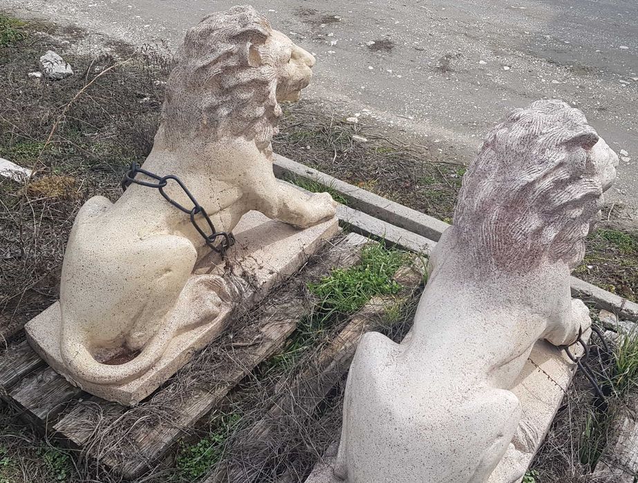 Статоя лъв гипсов