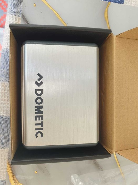Dometic PerfectCharge DC-DC 24v - 12v Convertor