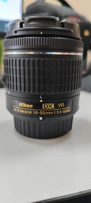 Объектив Nikon 18-55mm