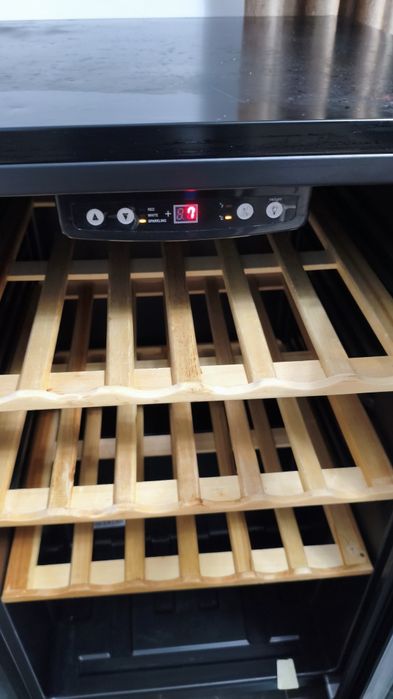 Frigider racitor vinuri Siemens