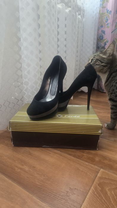 замшевые туфли на шпильке