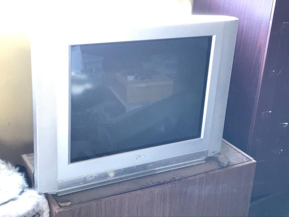 Телевизор LG старый