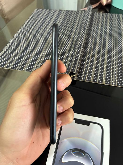 IPHONE SE 2nd generation/ Айфон SE 2ра генерация 64gb