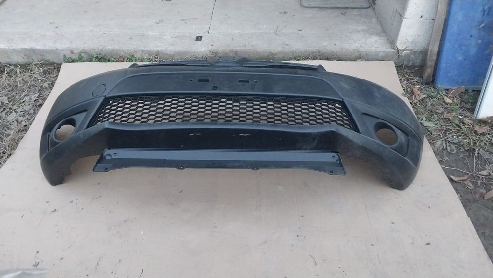 Бампер передний на 2015 Dacia Logan