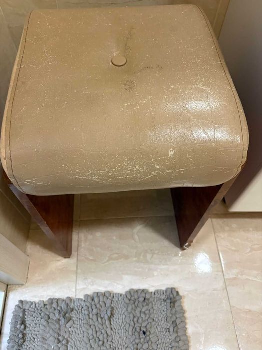 Продам стулья пуфики