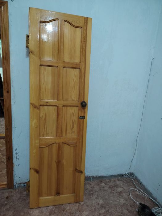 Продам двери  деревянные