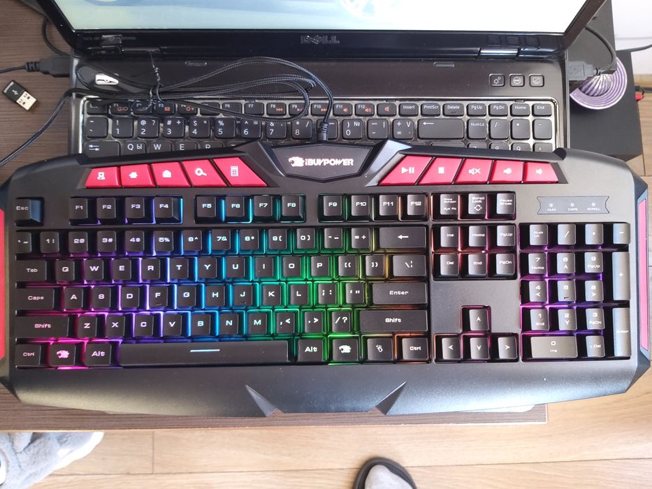 Геймърска клавиатура RGB iBUYPOWER Ares M1 – нова!