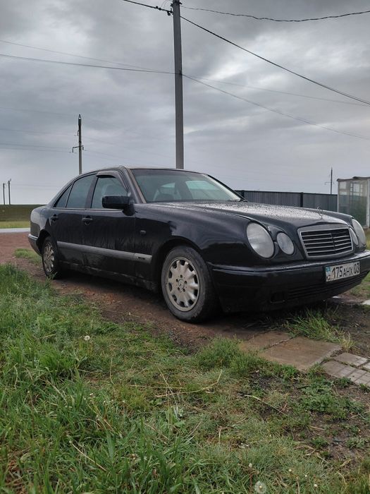 Продам мерседес 210