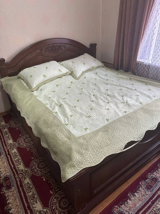 Спалный гарнитур б/у срочно сотилади.