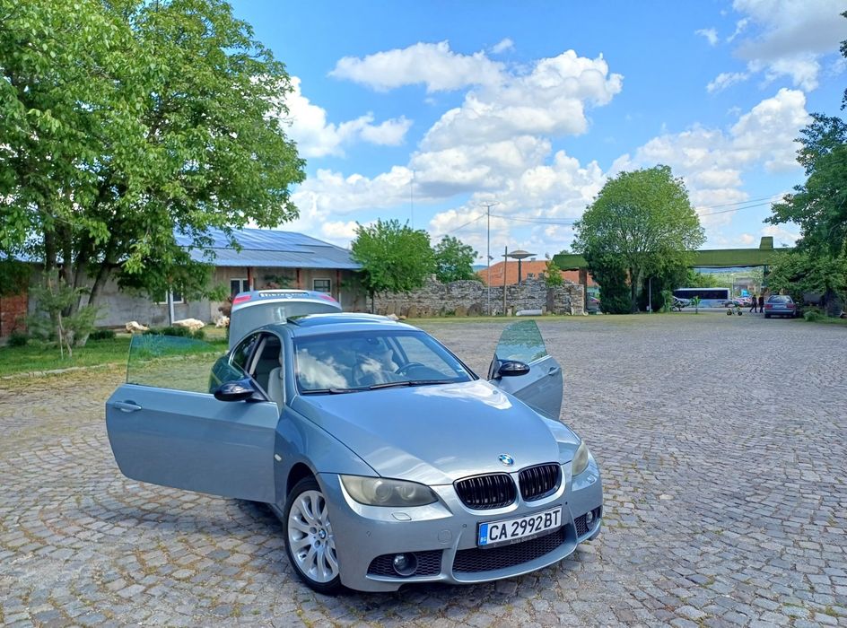 Продавам автомобил BMW E92 330D