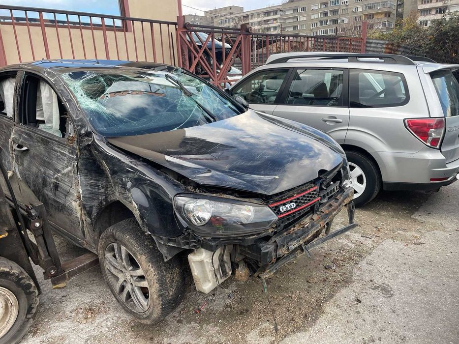 VW Golf 6 2.0 TDI / Голф 6 2.0 ТДИ 110 коня 2011 година на части