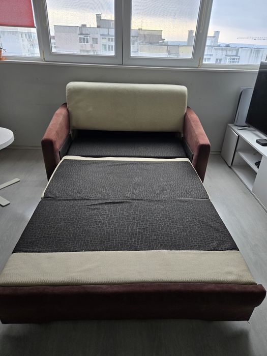 Двуместен разтегателен диван