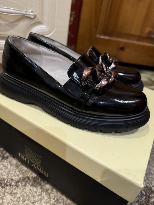 Продается туфли лоферы